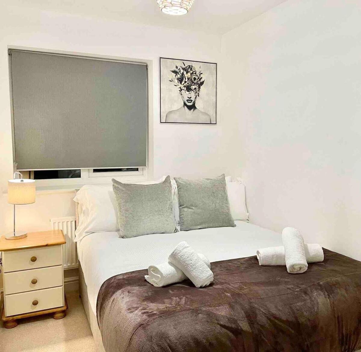 Great Home In Lovely Area With Parking, Sleeps 6 福克斯通 外观 照片