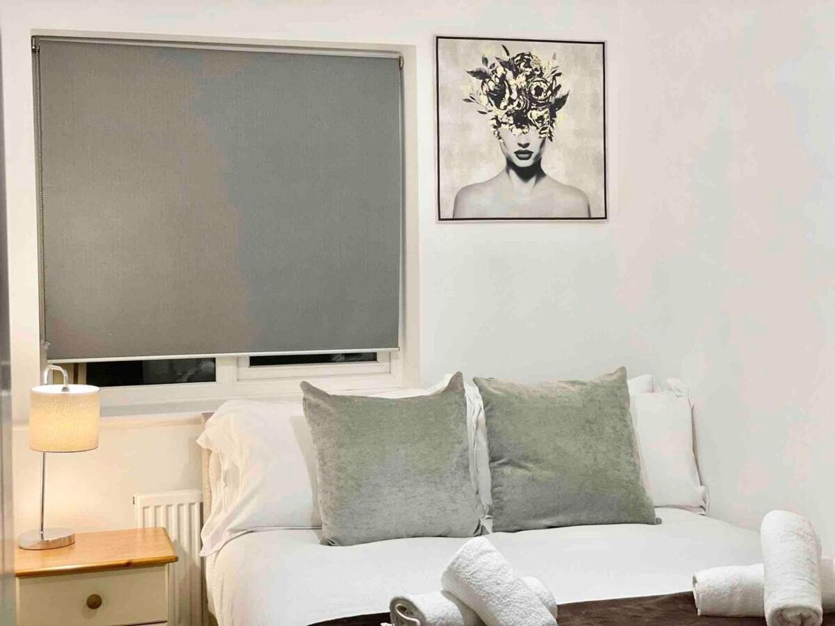 Great Home In Lovely Area With Parking, Sleeps 6 福克斯通 外观 照片